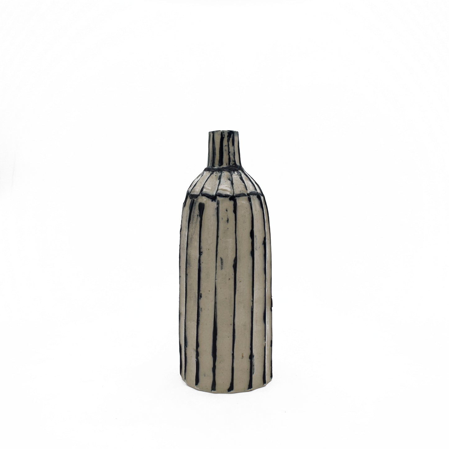 Bottle vase with black ridges