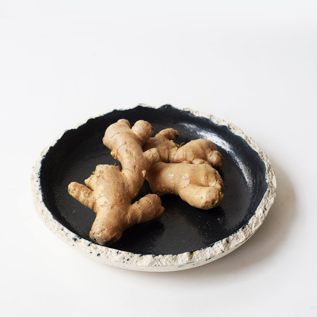 Monochrome Jagged Platter 8"(Small)