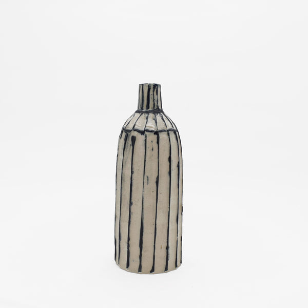 Bottle vase with black ridges